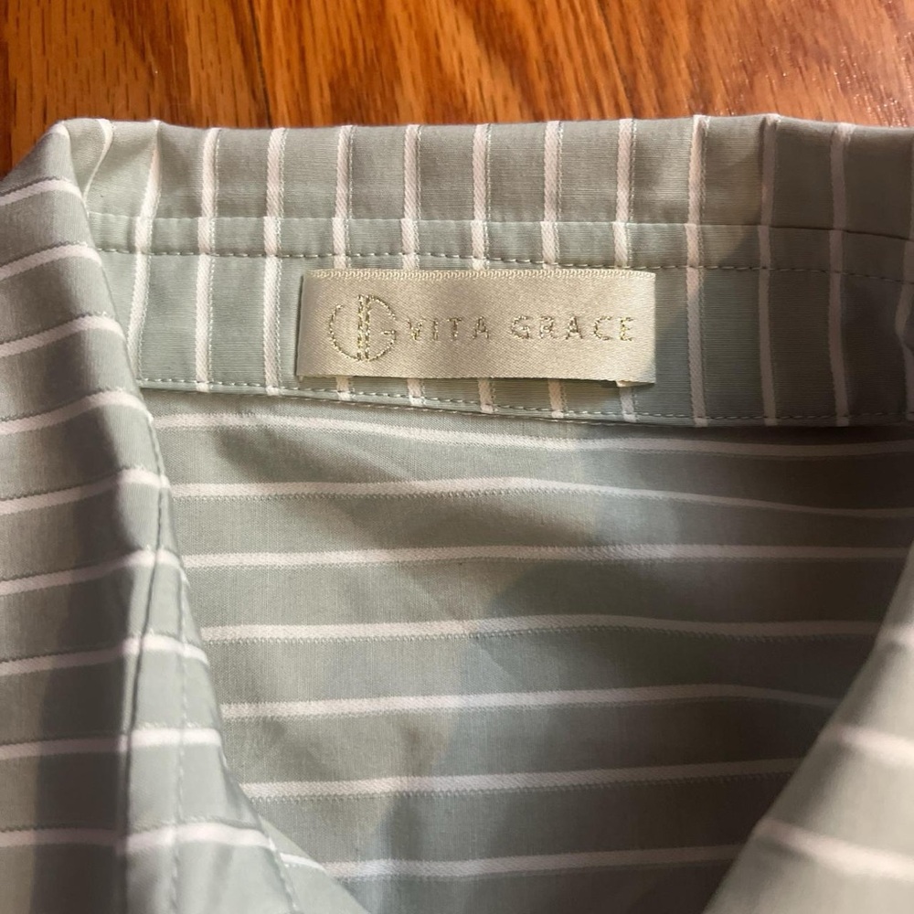 Vita Grace Mint and white striped cropped button up vest top - Picture 2 of 3
